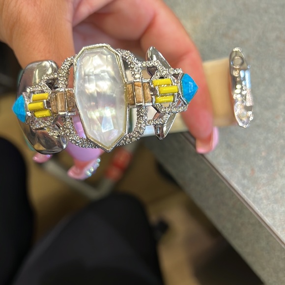 NEW DROPPED PRICED TO SELL🙆🏼♀️come hither
Authentic Alexis Bittar bracelet🤩 - Picture 2 of 5